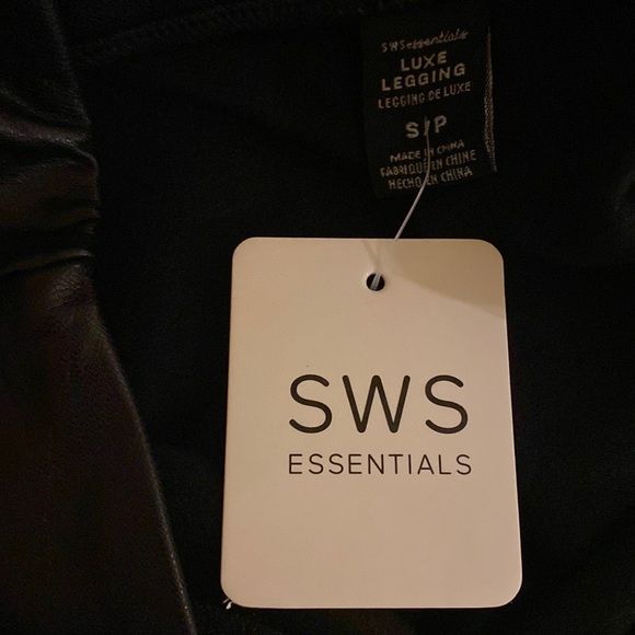 ✨BRAND NEW✨ BLACK FAUX LEATHER LEGGINGS - Picture 4 of 5